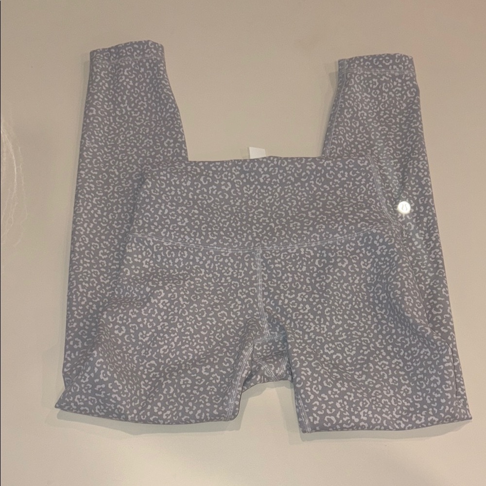 Lululemon Never Worn Gray Leopard Print Leggings size4